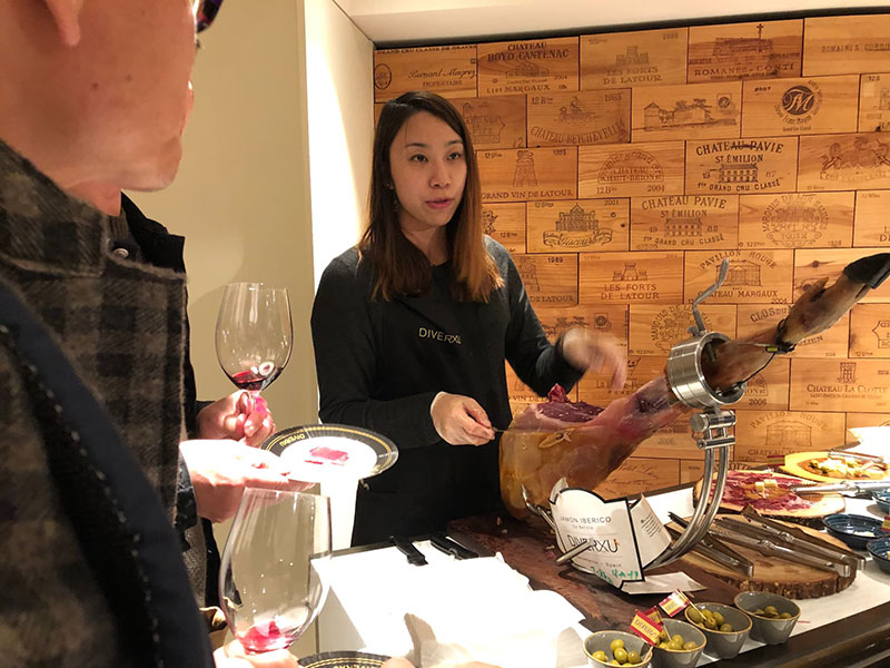 Japanese Wine Tasting Event Was Held at “Royce Cellar – Hillwood Road Store